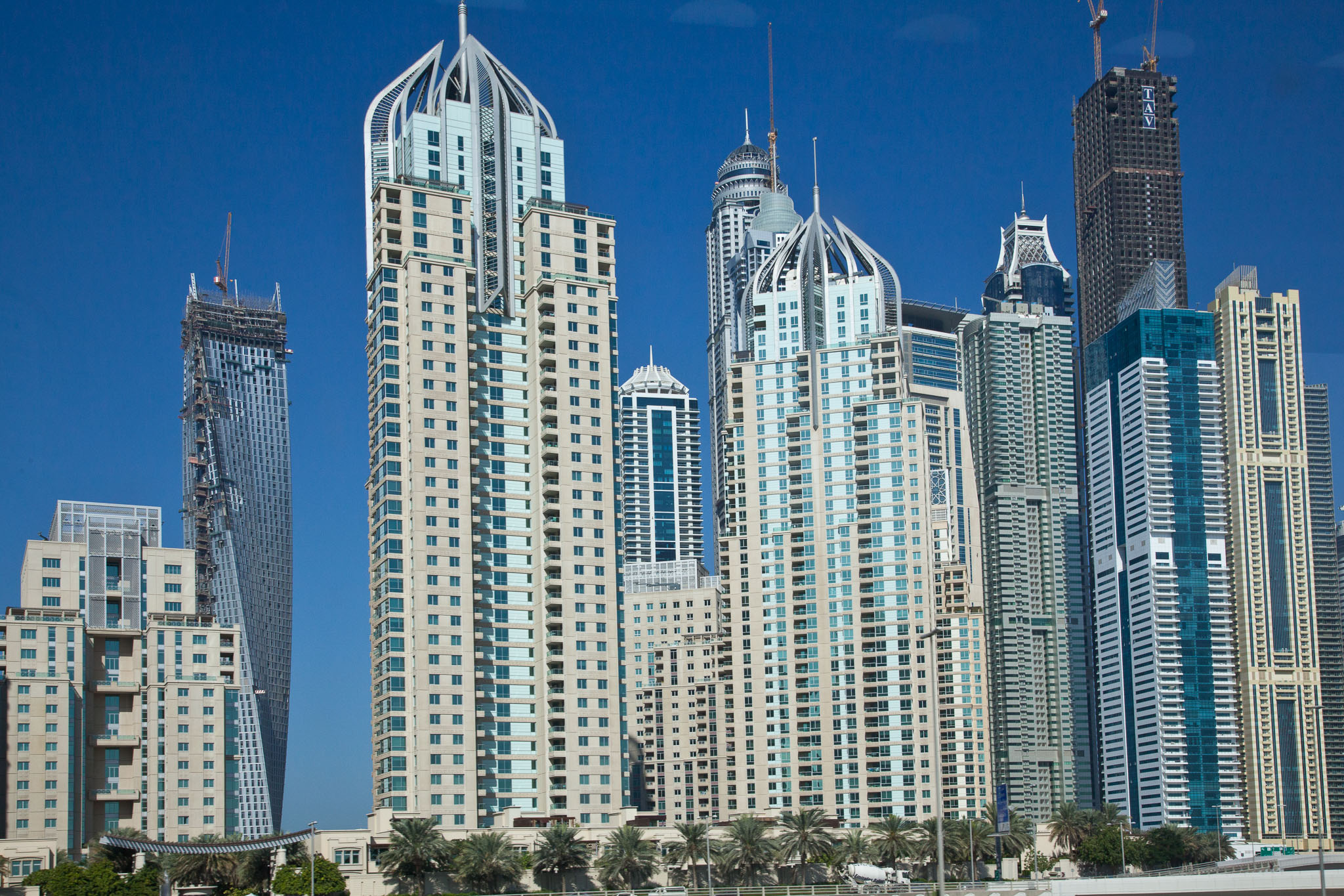 OmanDubai-5D2-2004.jpg